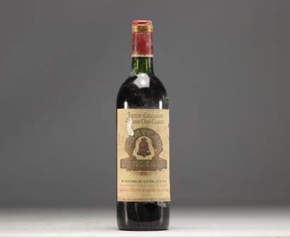 Château Angélus Grand Cru Classé 1981 Saint-Emilion.
Poids:...