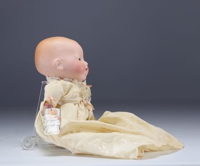Armand MARSEILLE - Bébé bouche ouverte, yeux...