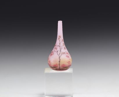 DAUM Nancy - Vase soliflore miniature à décor...