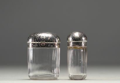 Ensemble de deux boîtes à senteur en cristal,...