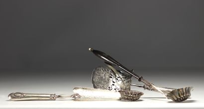 Ensemble de 4 couverts en argent massif (Petite...