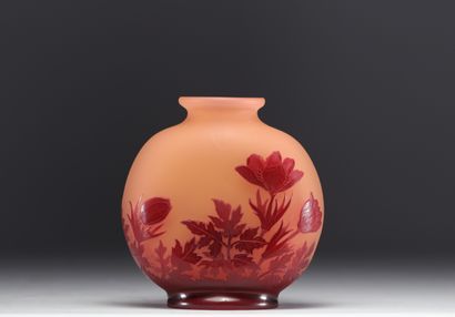 Émile GALLÉ (1846-1904) - Vase aux Anémones...