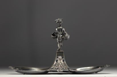 Milieu de table Art Nouveau en étain polis...