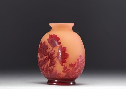 Émile GALLÉ (1846-1904) - Vase aux Anémones...