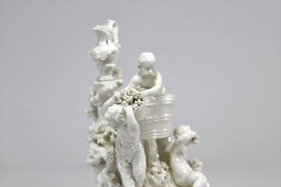 Groupe en porcelaine de Tournai (BE), allégorie...