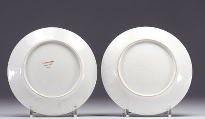 Paire d'assiettes en porcelaine de Paris...