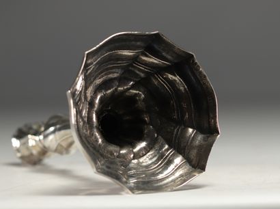 Paire de bougeoirs en argent massif Louis...