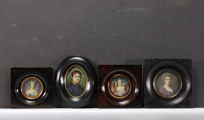 Ensemble quatre miniatures 