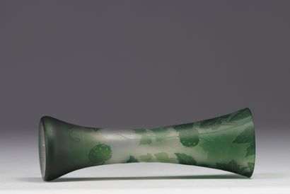 Val Saint Lambert, vase en verre multicouche...