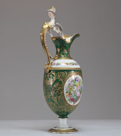 Verseuse en porcelaine, manufacture française,...
