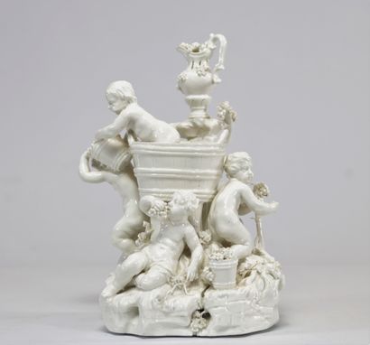 Groupe en porcelaine de Tournai (BE), allégorie...