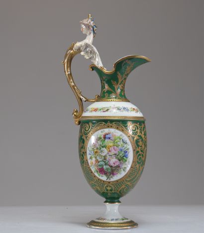 Verseuse en porcelaine, manufacture française,...