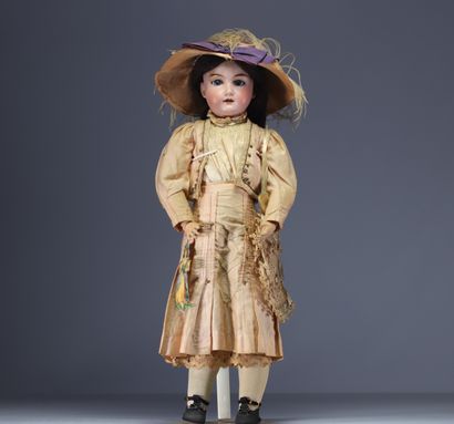 Armand MARSEILLE - Poupée tête porcelaine...