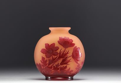 Émile GALLÉ (1846-1904) - Vase aux Anémones...
