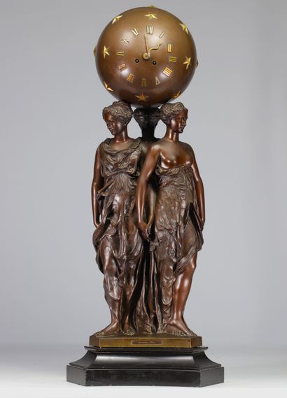 Imposant bronze à patine brune (92cm), représentant...