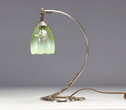 Lampe Art Nouveau en bronze et tulipe verte
Poids:...