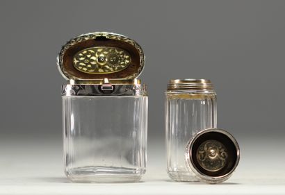 Ensemble de deux boîtes à senteur en cristal,...