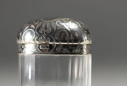 Ensemble de deux boîtes à senteur en cristal,...