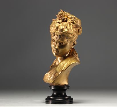 Buste de Jeune fille en bronze à patine dorée...
