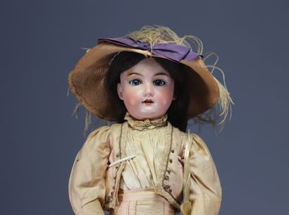 Armand MARSEILLE - Poupée tête porcelaine...