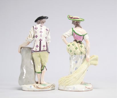 Couple en porcelaine allemande en vêtements...