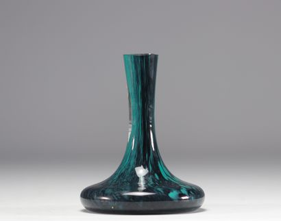 Vase soliflore en verre bleu dans le goût...