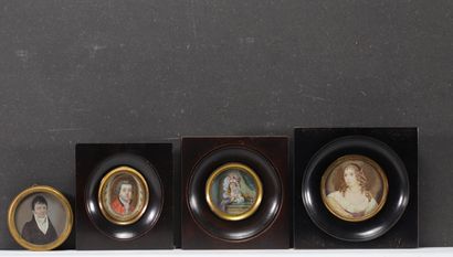 Ensemble quatre miniatures 