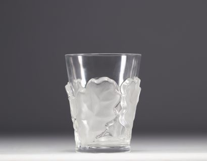 Vase en verre moulé pressé 