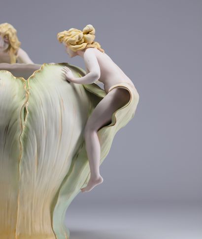 Imposant vase Art Nouveau 