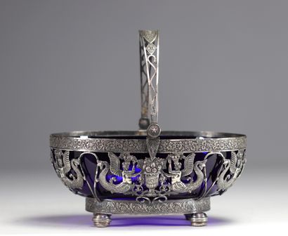 Panier ajouré en argent de style Empire,...