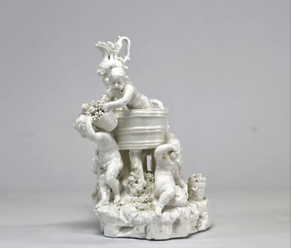 Groupe en porcelaine de Tournai (BE), allégorie...