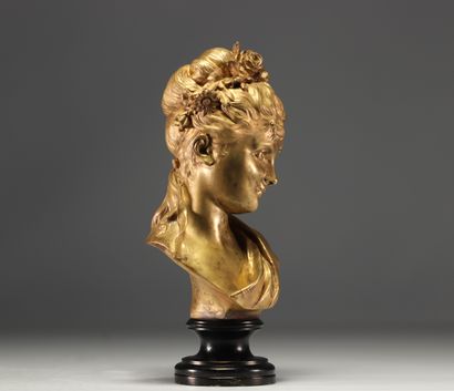 Buste de Jeune fille en bronze à patine dorée...