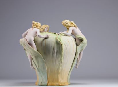 Imposant vase Art Nouveau 