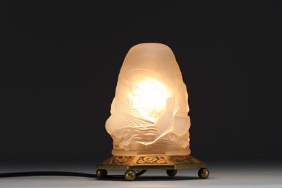 VERLYS France - Veilleuse en verre opalescent...