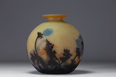 MULLER Frères Lunéville - Vase boule en verre...