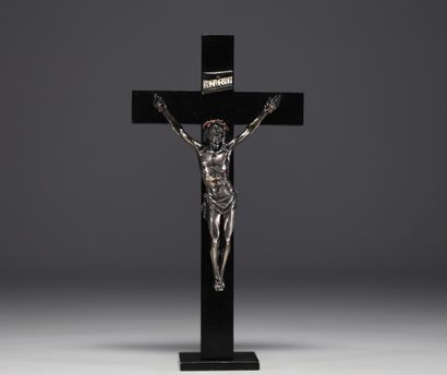 Christ en Croix en argent massif, couronne...