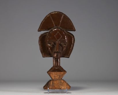 Gabon - Reliquaire Kota en bois sculpté.
Poids:...