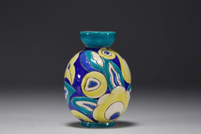 KERAMIS -Petit vase émaillé à décor de fleurs...