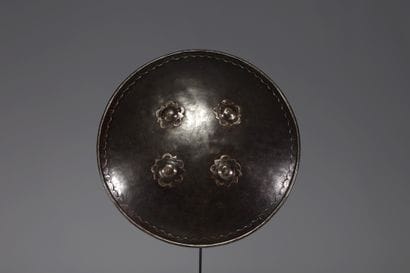 Perse - Bouclier à quatre ambons en acier,...