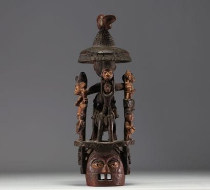 Nigéria - Grand et large masque cimier Yoruba...