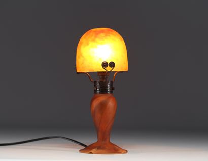 DAUM Nancy - Petite lampe champignon en verre...