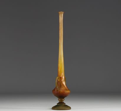 DAUM Nancy - Vase soliflore en verre multicouche...