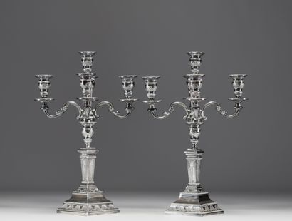 Paire de chandeliers en argent massif, cinq...