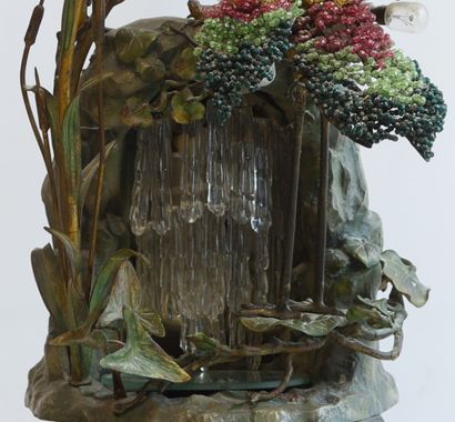 Rare lampe Art Nouveau à décor de héron garni...