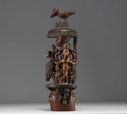 Nigéria - Grand et large masque cimier Yoruba...