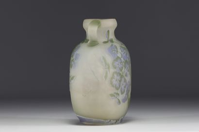 Émile GALLÉ (1846-1904) Vase gourde en verre...