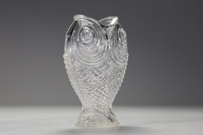 Baccarat - Vase en verre soufflé-moulé figurant...