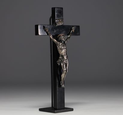 Christ en Croix en argent massif, couronne...