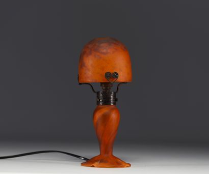DAUM Nancy - Petite lampe champignon en verre...