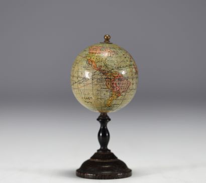 J.L. & Cie pour Lebègue à Paris - Globe terrestre...